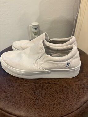 Men’s  Slip-On Canvas Sneakers - White